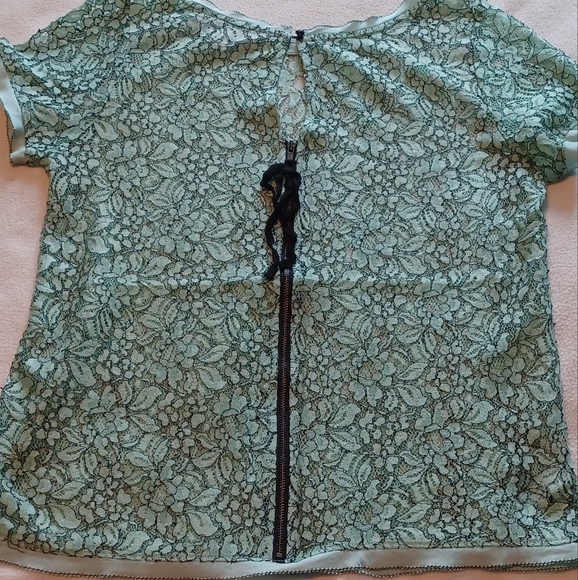 Ann Taylor Loft green floral lace shell blouse (xs petite) - Picture 2 of 3
